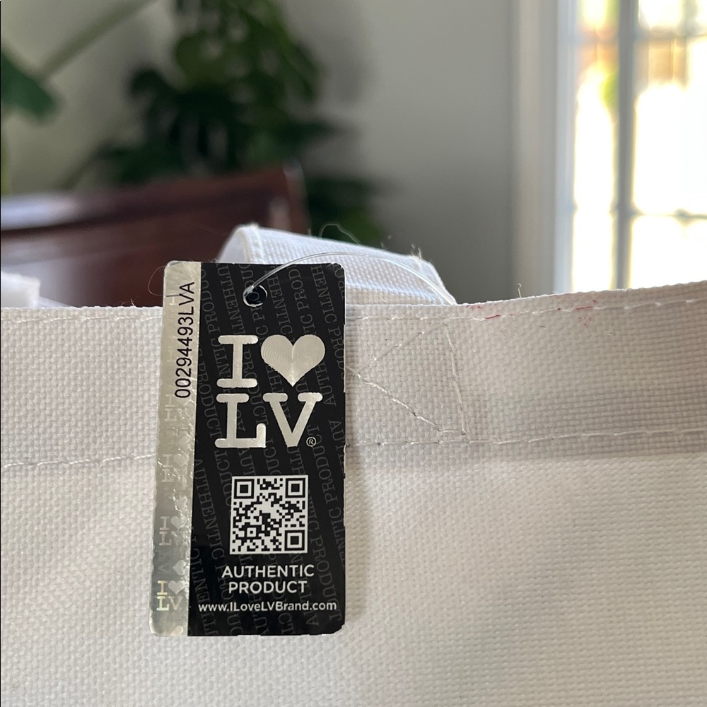 I Love LV White Canvas Tote Bag with Red Heart - Picture 2 of 10